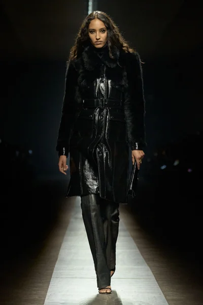 Look 24
